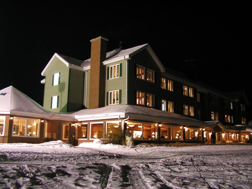 Auberge Du Lac-A-L'Eau-Claire Saint-Alexis-des-Monts Ngoại thất bức ảnh
