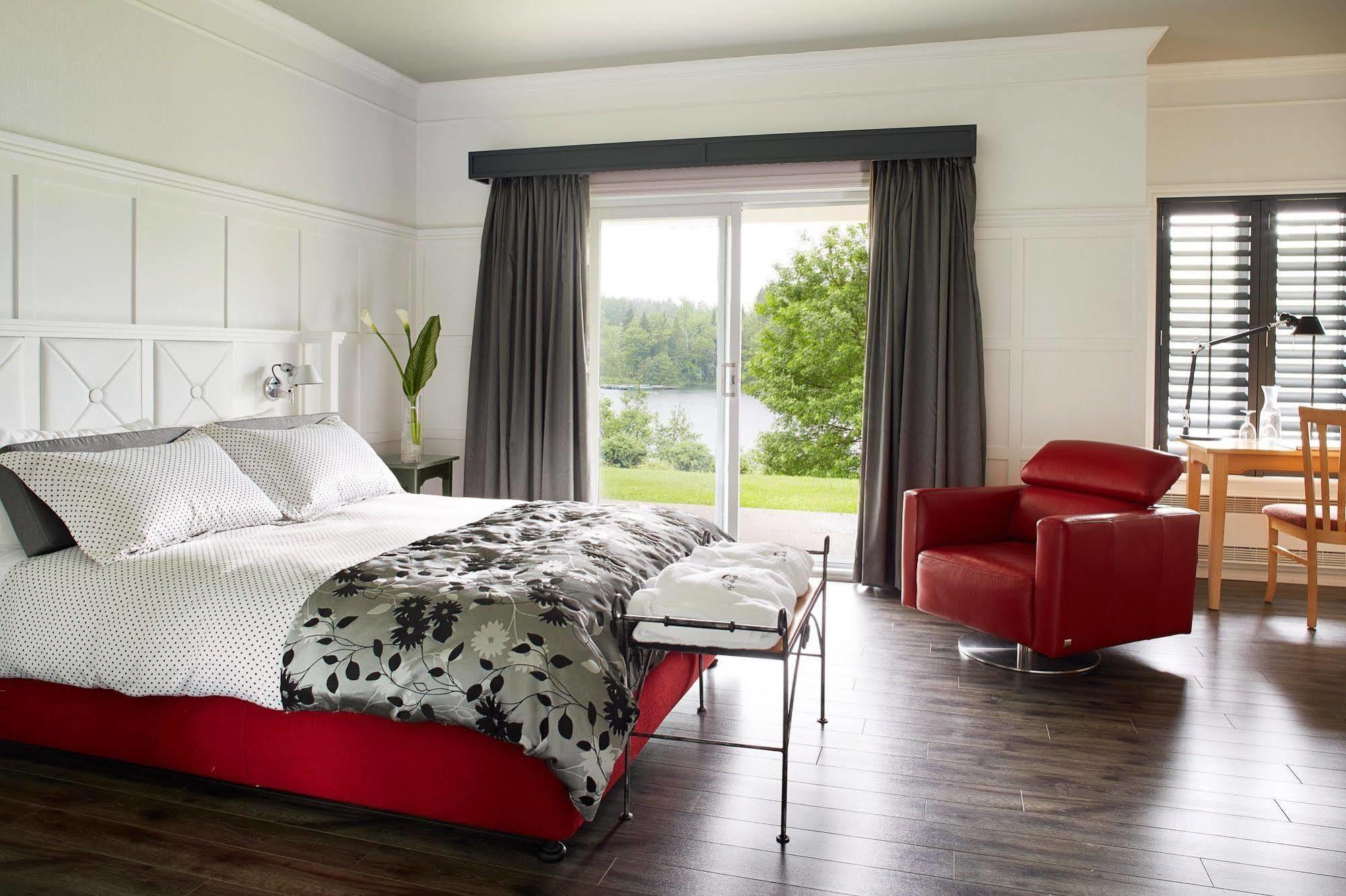 Auberge Du Lac-A-L'Eau-Claire Saint-Alexis-des-Monts Ngoại thất bức ảnh